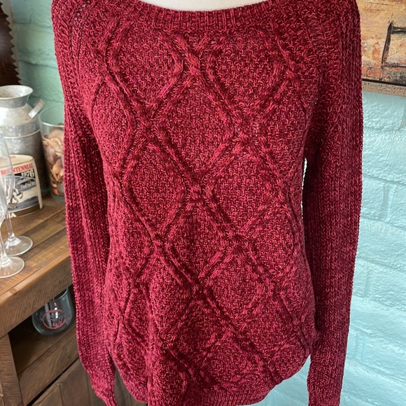 Red sweater - Picture 4 of 6
